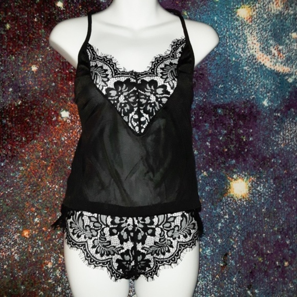 Black Eyelash Floral Lace Blousy Romper Bodysuit - Picture 4 of 8